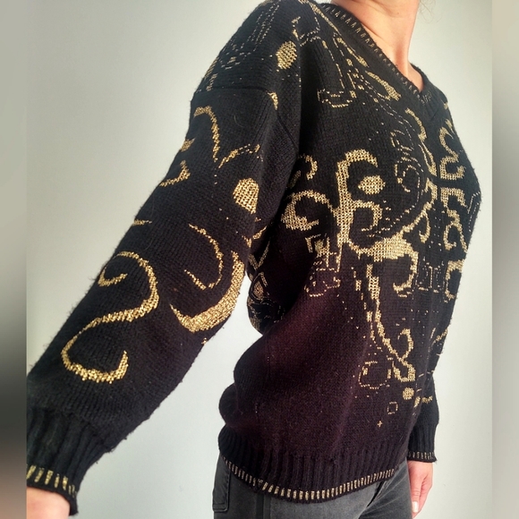 Vintage 80s Style Sweater Shimmery Gold Swirls - Picture 2 of 11